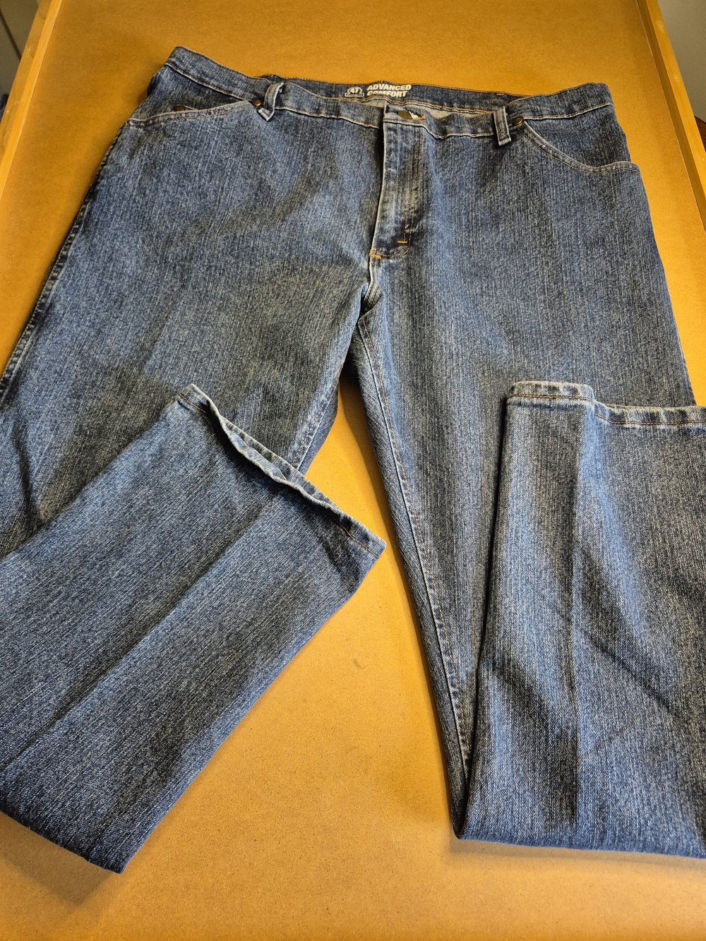 Wrangler Regular Fit Men's Denim Jeans 40x32. 3667/1
